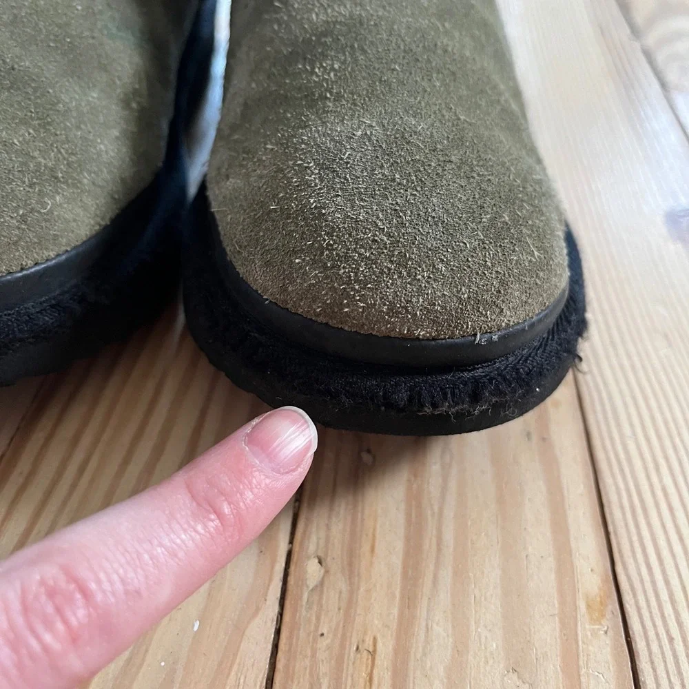 UGG classic mini